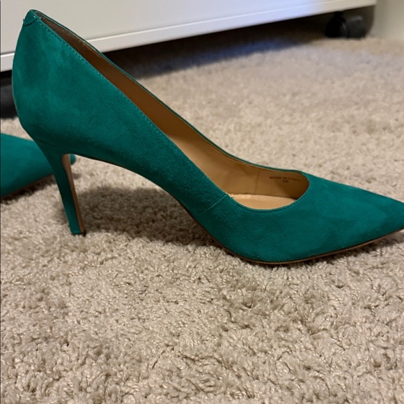Banana Republic Emerald Green Suede Pumps - size 9 - Picture 6 of 10